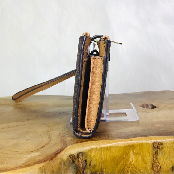 Michael Kors Jet Set Travel Double Zip Wristlet - Picture 3 of 8